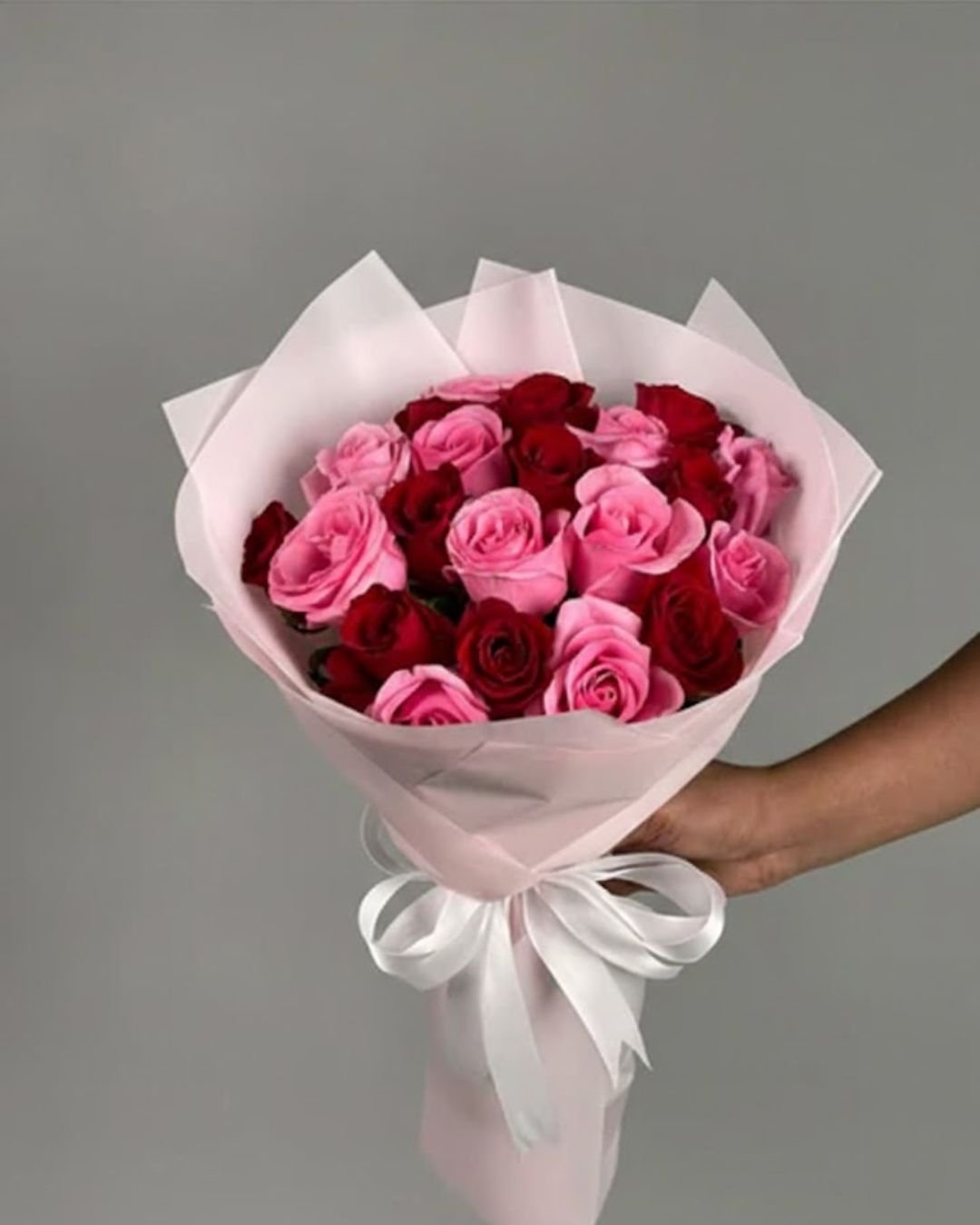 Double Harmony – Mix of Red and Pink Roses Bouquet