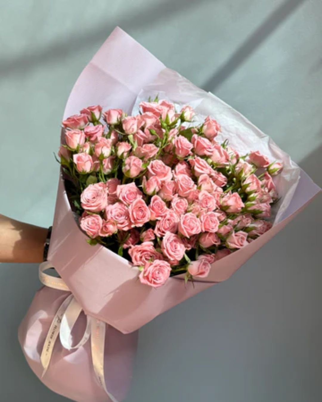 Pink Spray Roses Bouquet – Elegant Fresh Flower Arrangement
