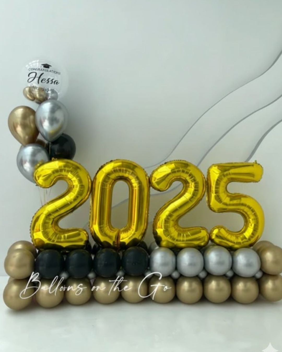 Class of 2025 – The Achiever Surprise Box – Customized Graduation Balloon Arrangement