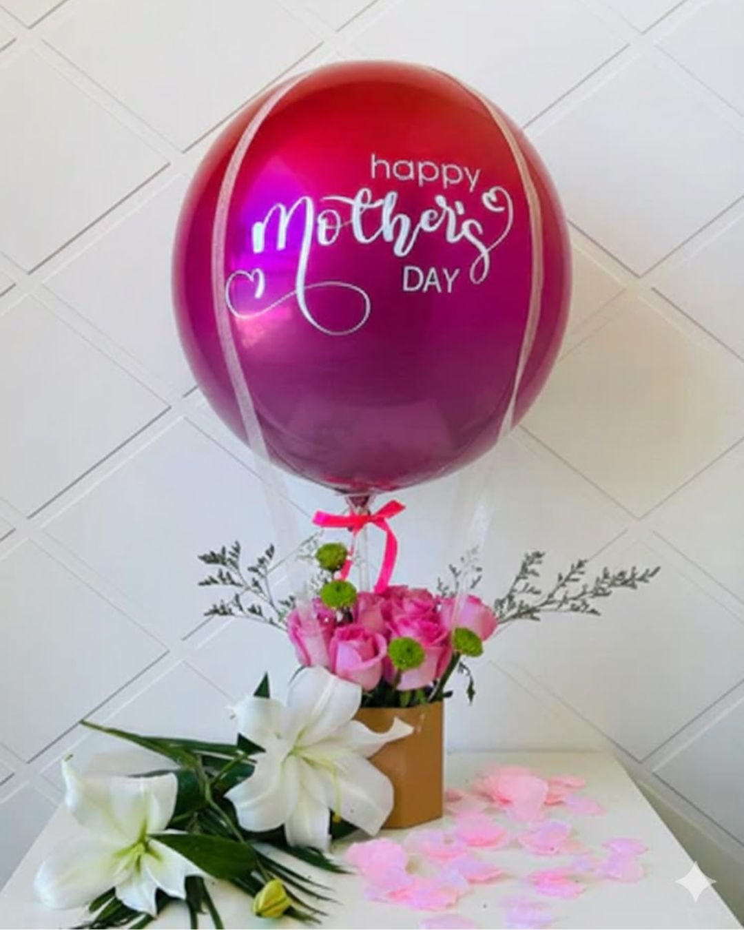 Customized Orbz Hot Air Balloon Basket – Valentine’s Day with Fresh Flowers