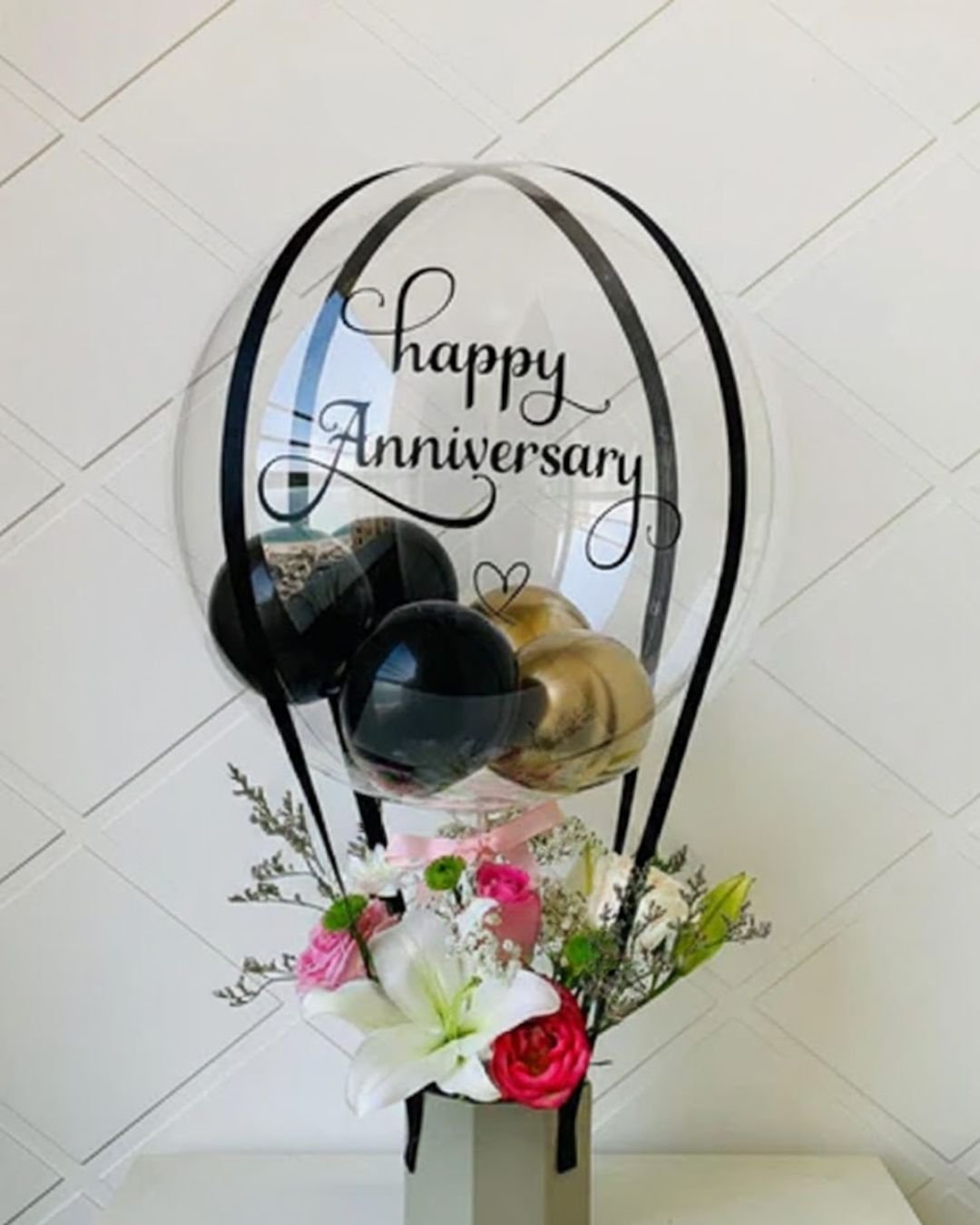 Anniversary Hot Air Balloon Basket – Customizable Balloon with Fresh Flowers