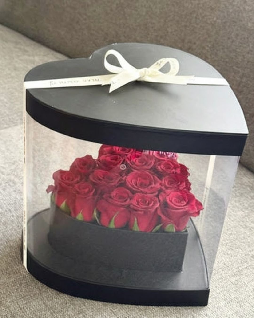 Valentine Gift Box with Red Roses – Elegant Romantic Floral Arrangement