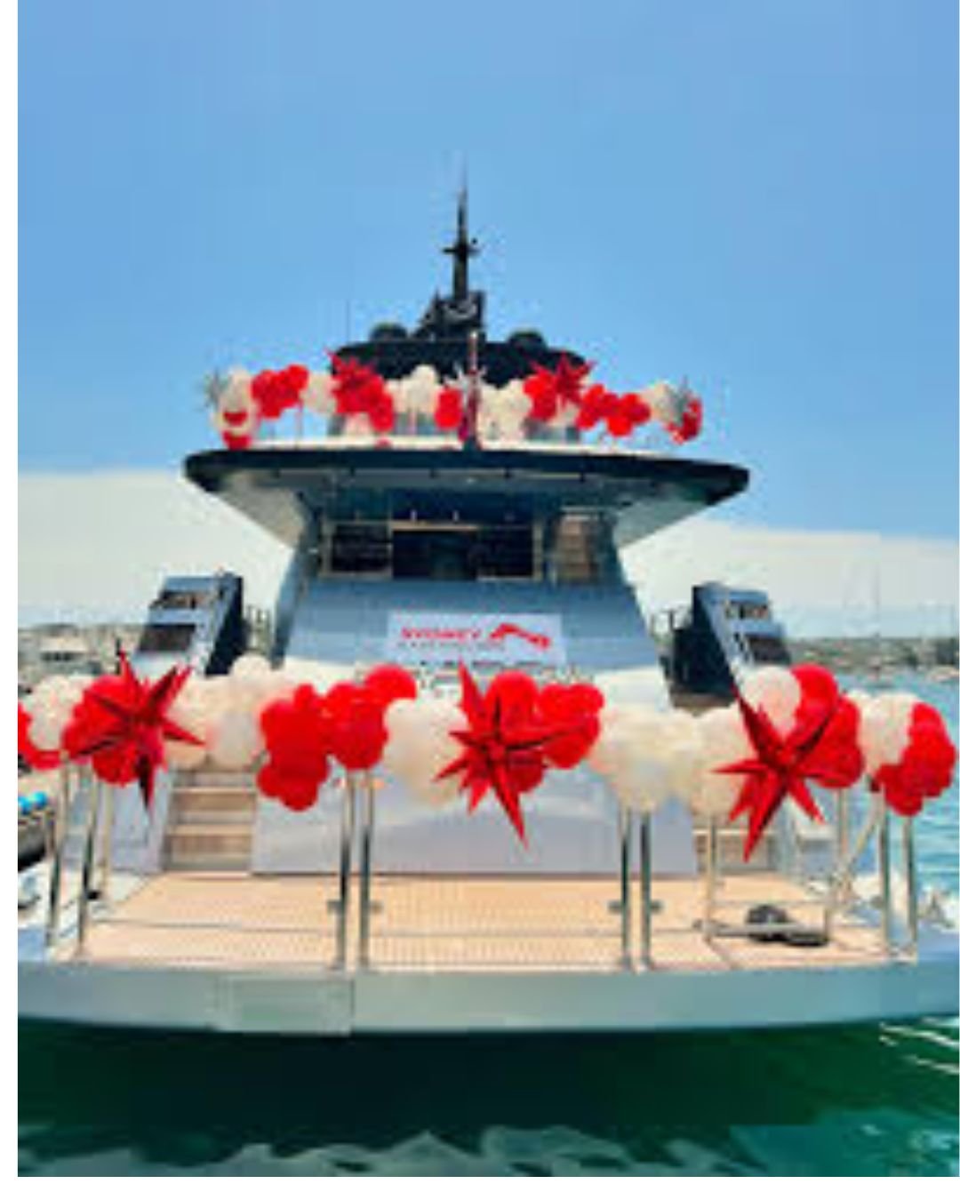 Balloon Bunches on Yacht – 12 Balloon Bunches with Professional Installation
